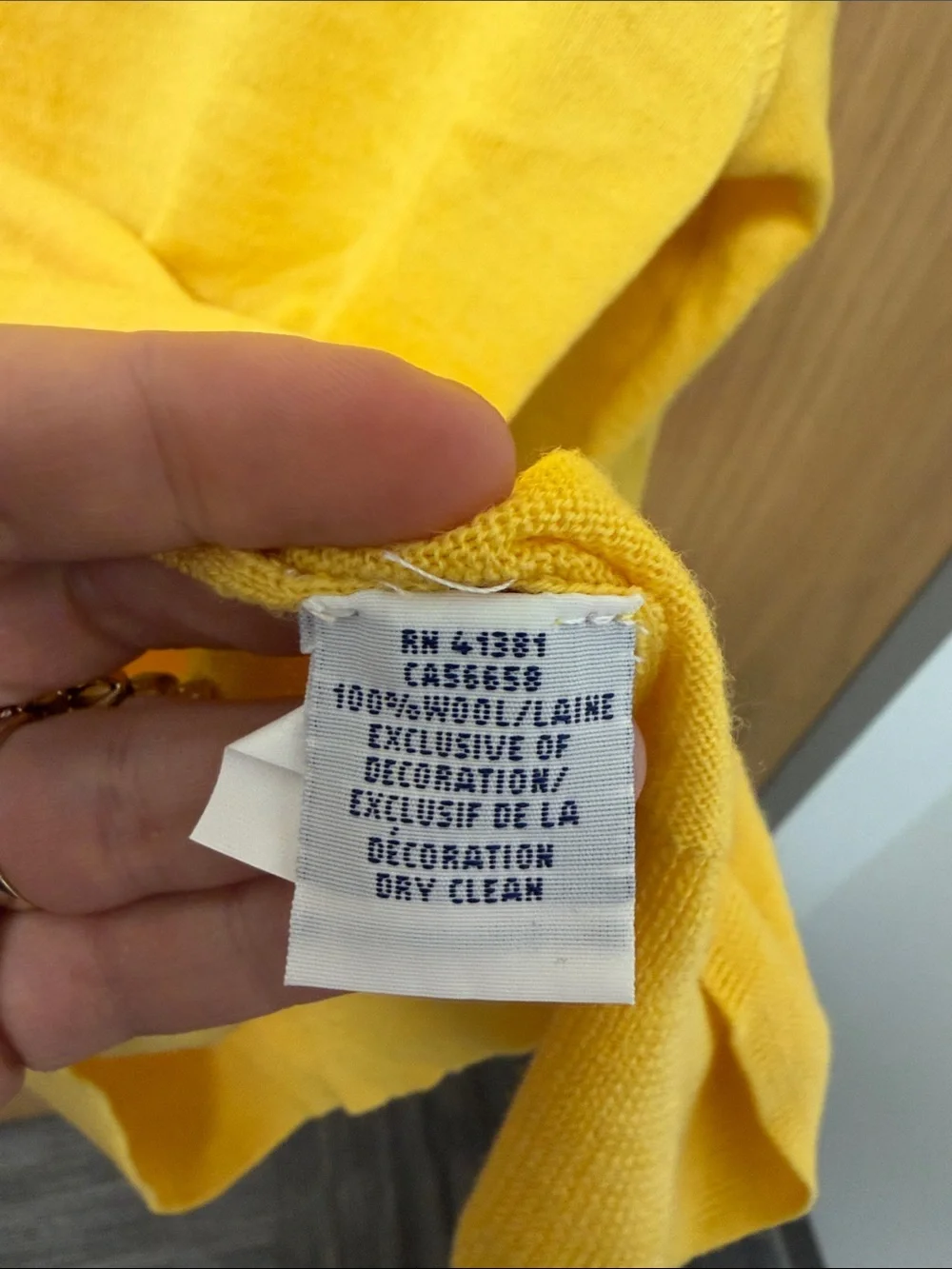 Polo by Ralph Lauren Preppy Yellow V-Neck Sweater with 100% Merino Wool size L - Picture 3 of 5